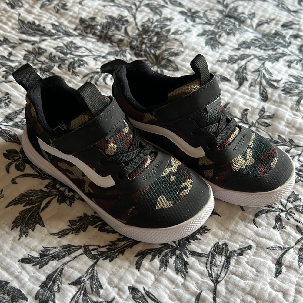 UltraRange Vans